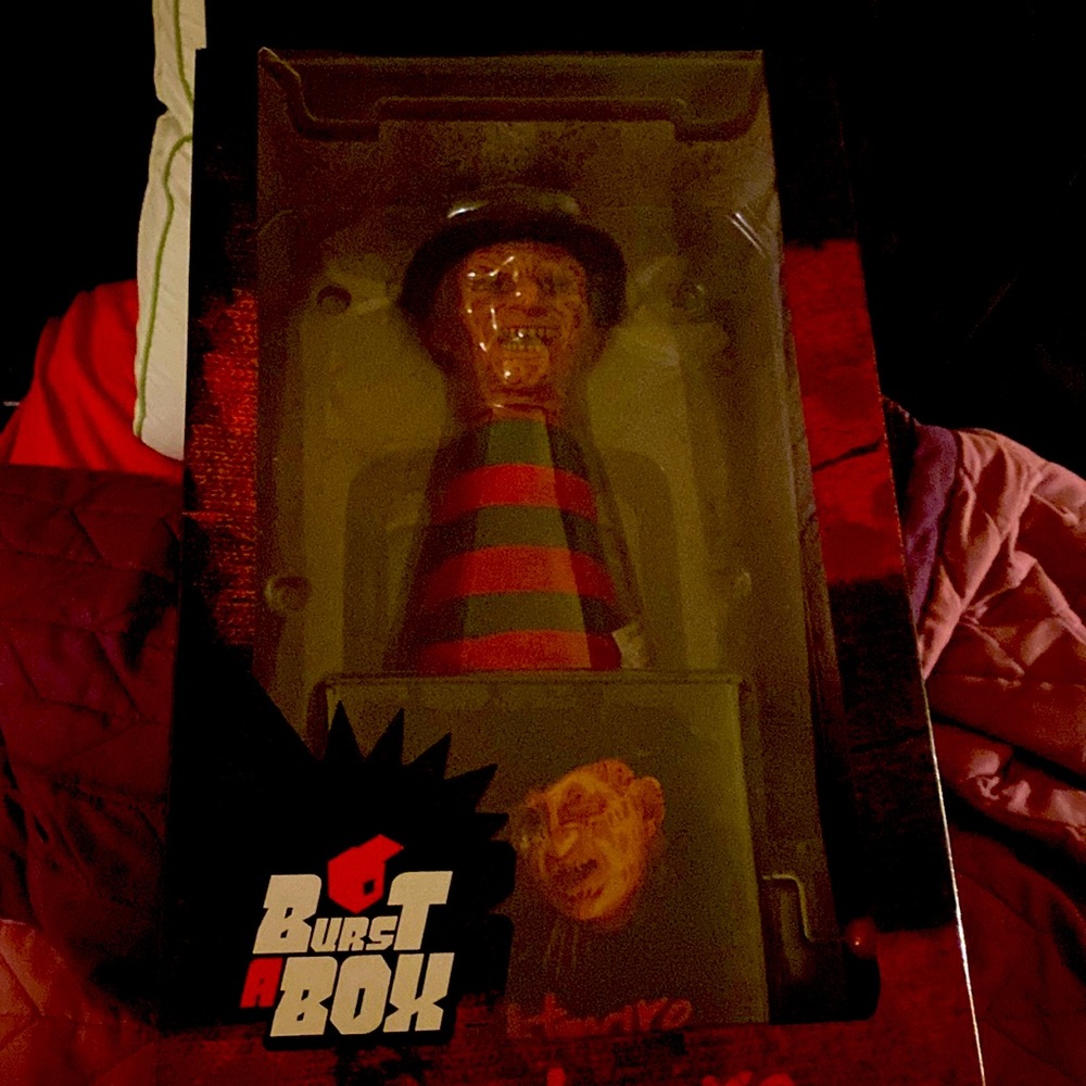 A Nightmare on Elm Street (Burst in a box Jack in the box) Collection💢